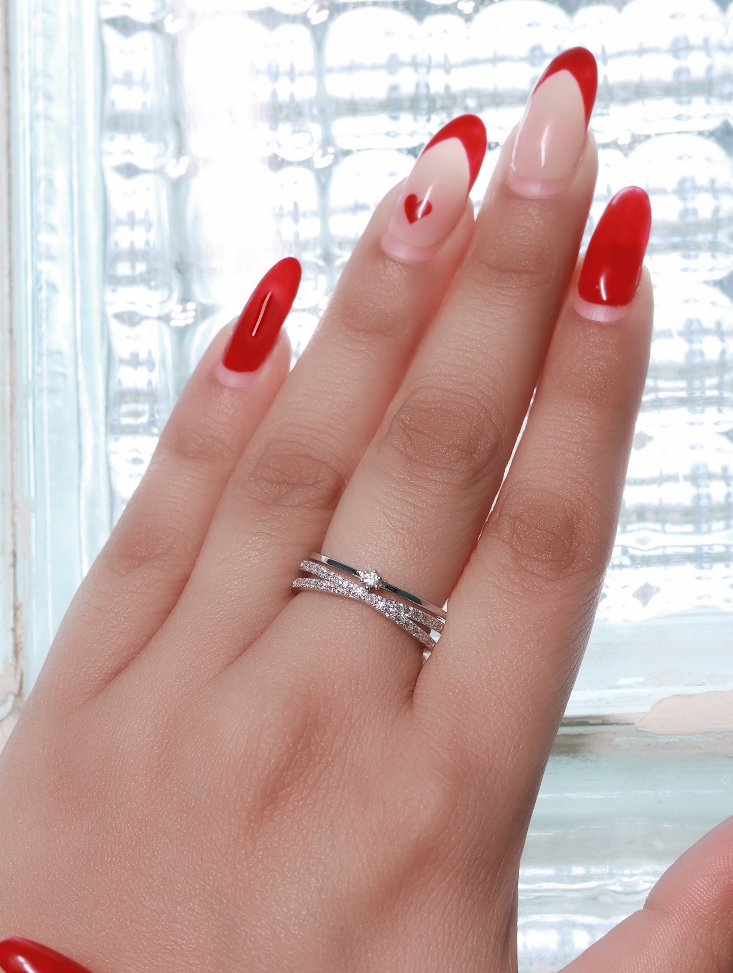 Dazzling Solitaire Silver Ring