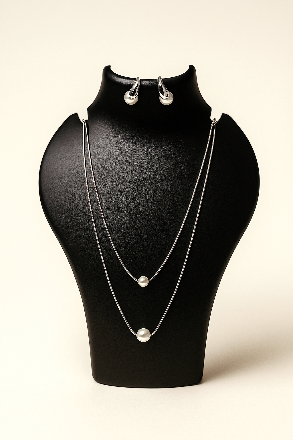 Double Layered Pearl Nacklace Set