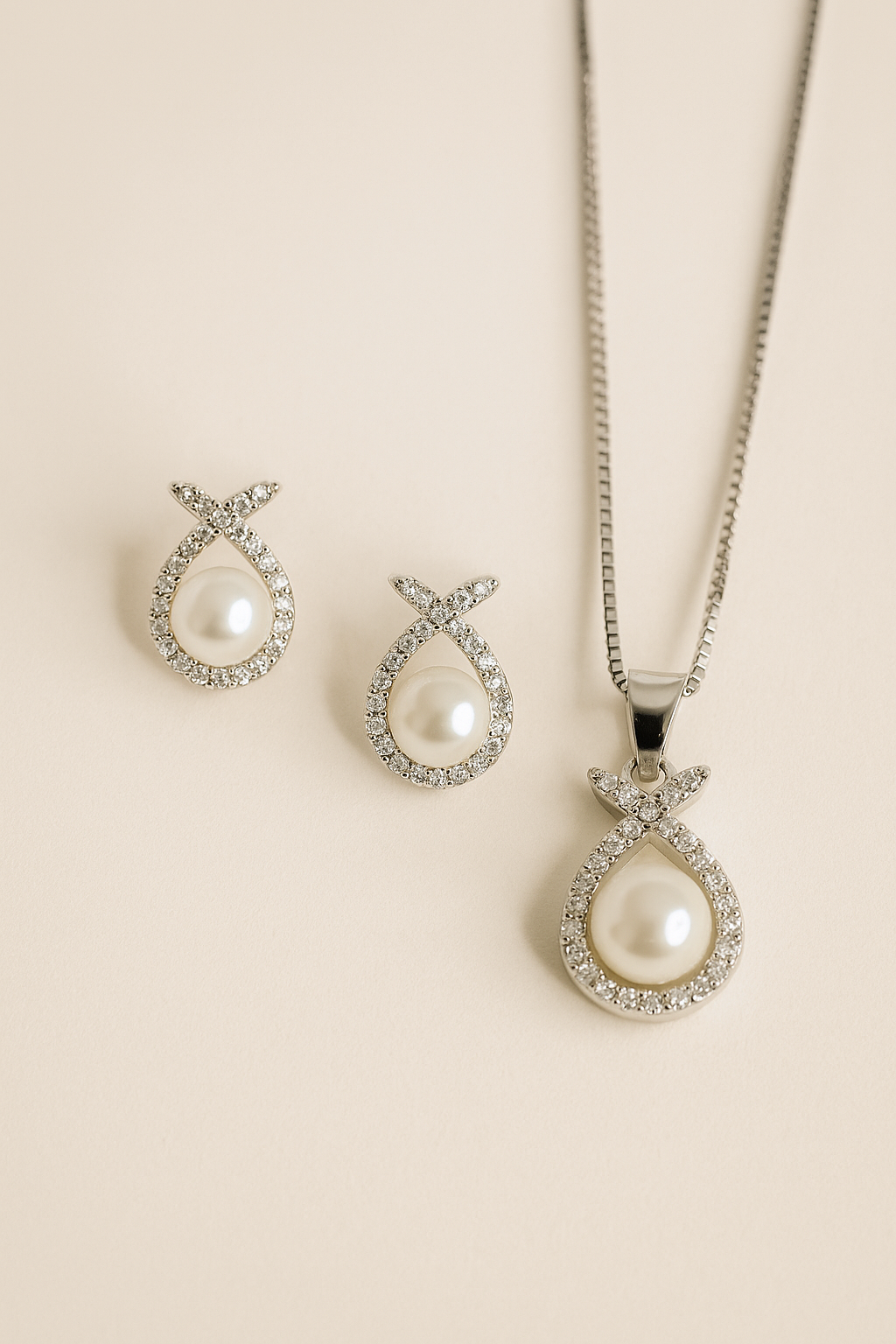 Pearl Drop Pendant Set