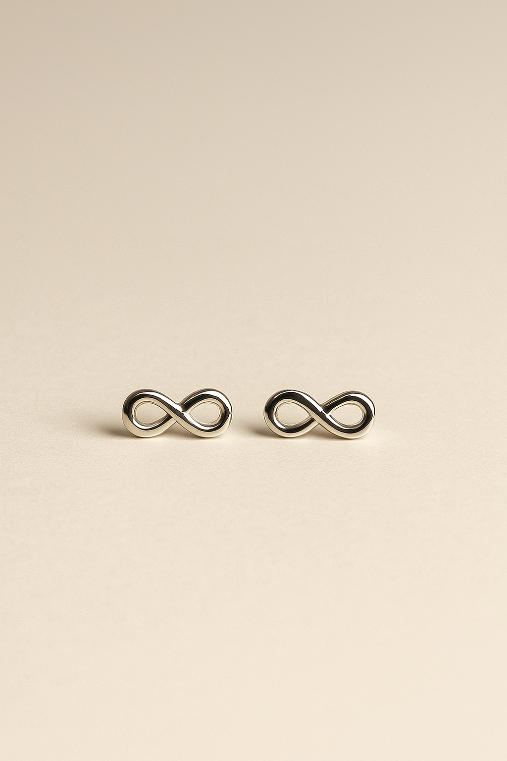 Endless Elegance Silver Studs