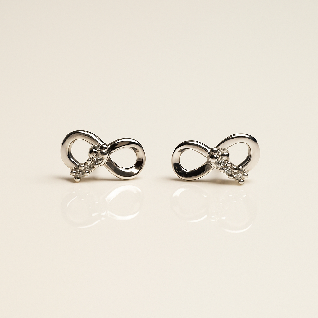 Infinity Amour Silver Studs