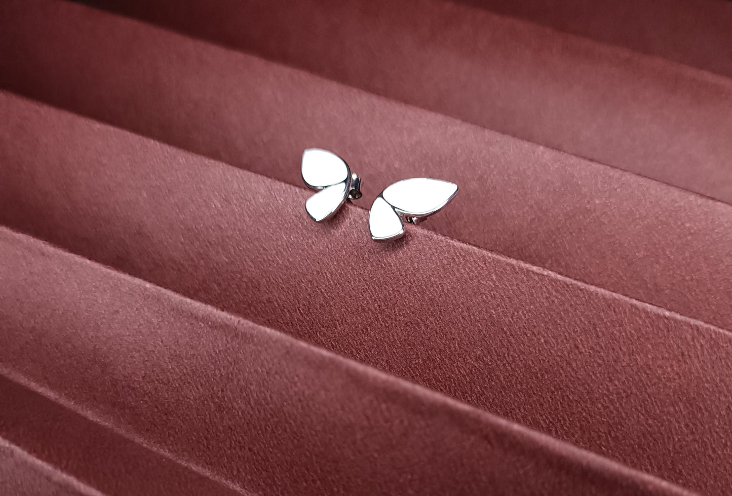 White Butterfly Chain Set