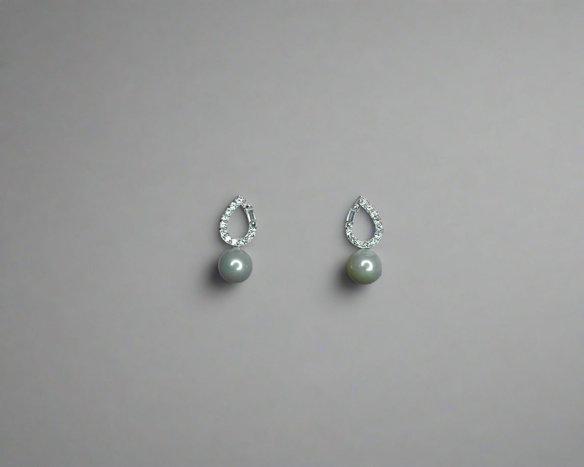Dewdrop Pearl Silver Earring