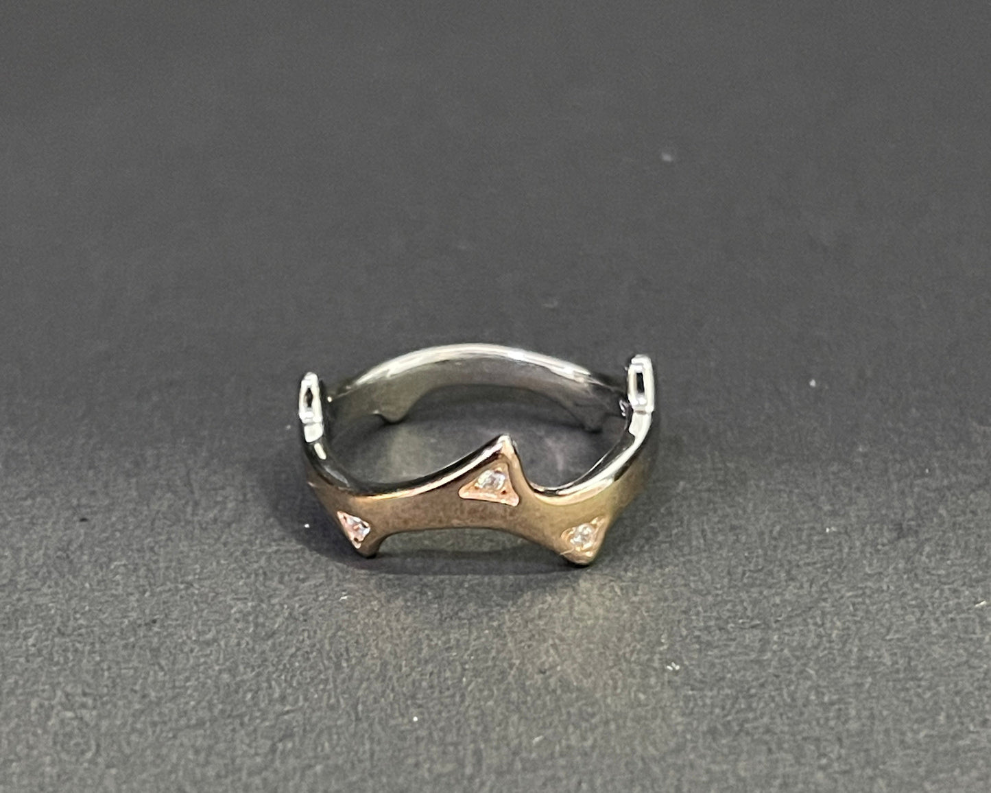 Elegant Wave Ring