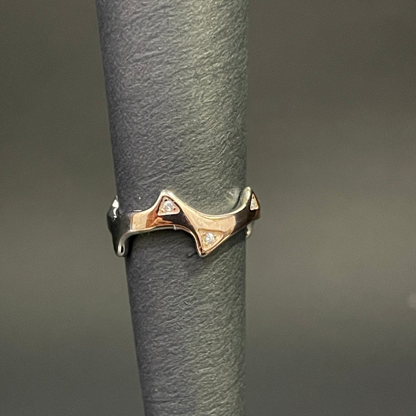 Elegant Wave Ring