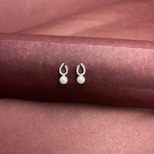 Dewdrop Pearl Silver Earring