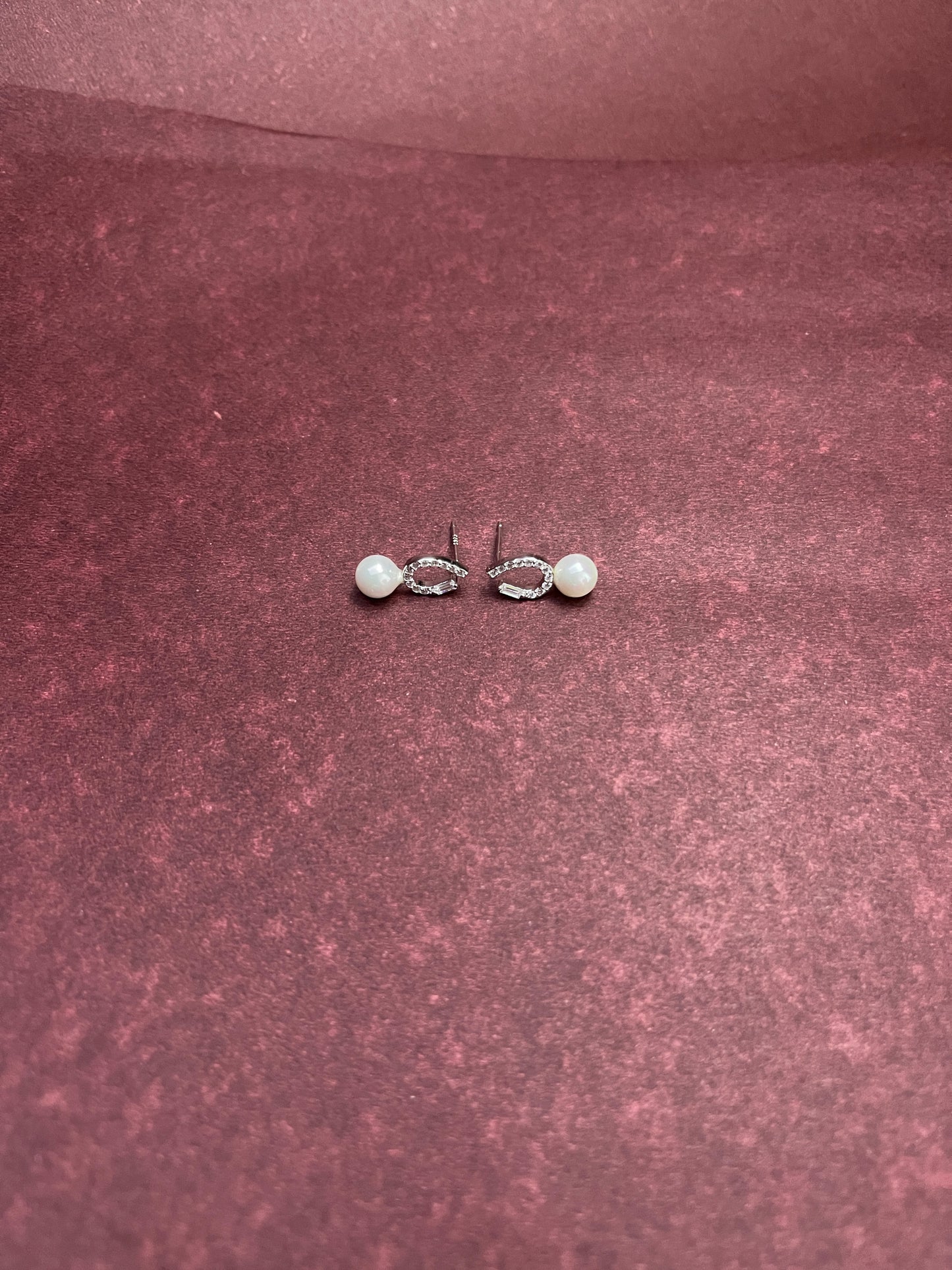 Dewdrop Pearl Silver Earring