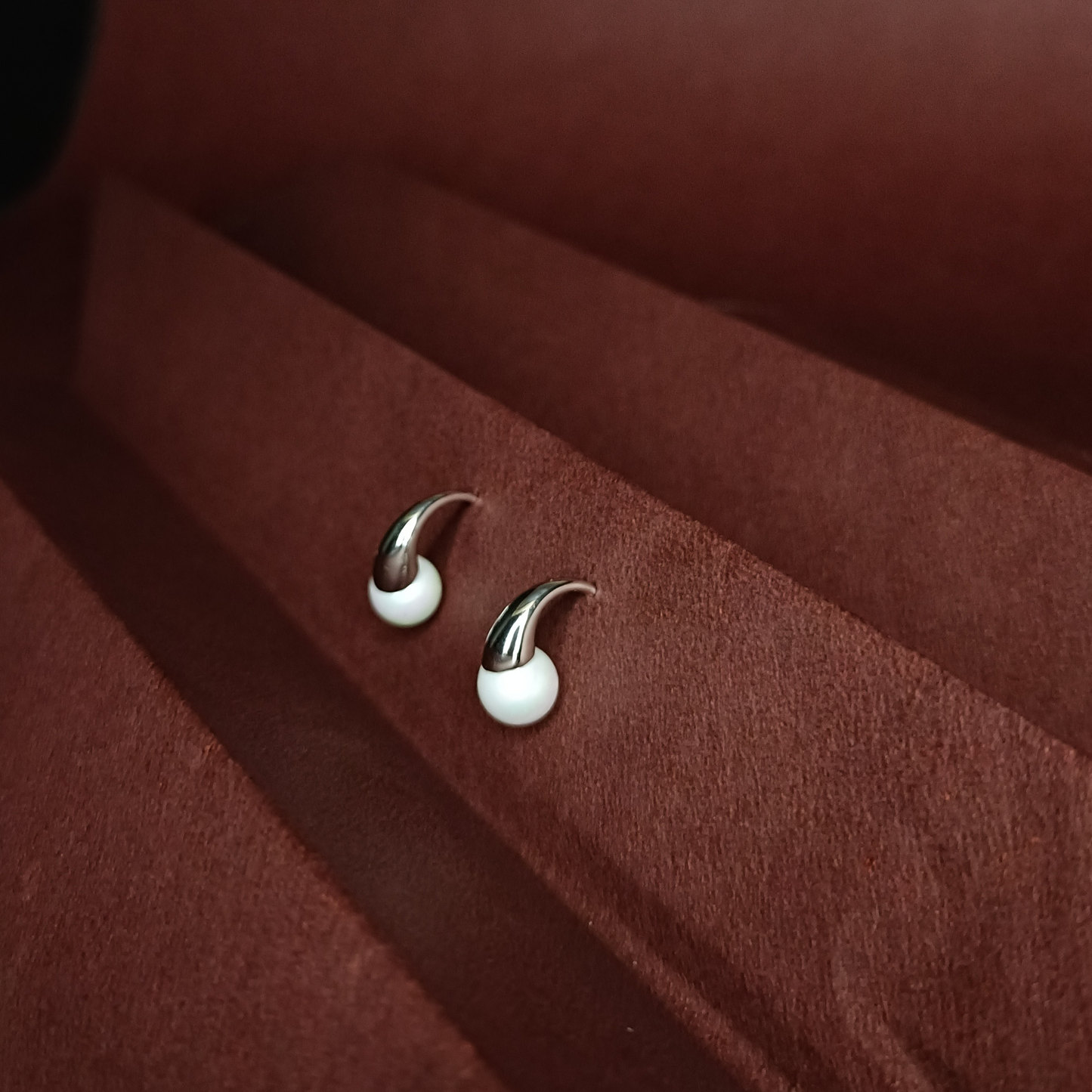 Double Layered Pearl Nacklace Set