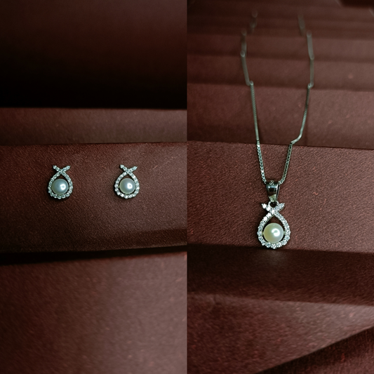 Pearl Drop Pendant Set
