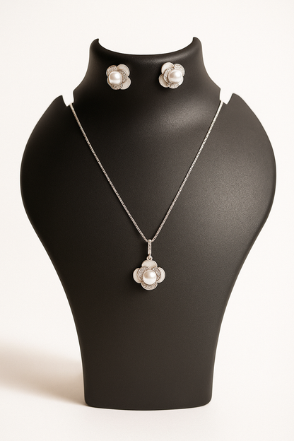 Flower Pearl Pendant Set