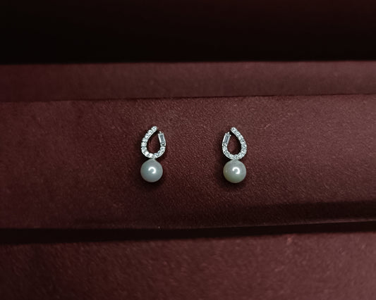 Dewdrop Pearl Silver Earring