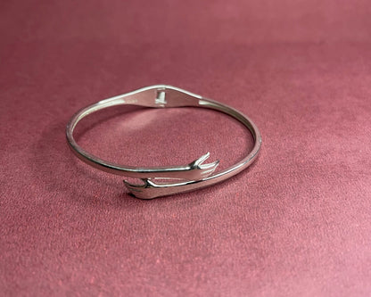 Silver Hug Bracelet