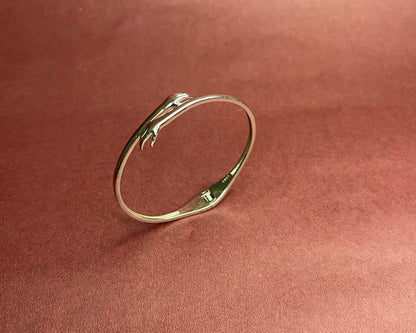Silver Hug Bracelet