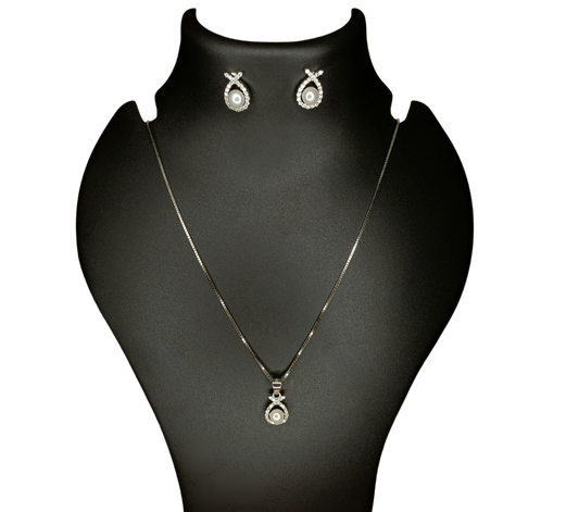 Pearl Drop Pendant Set