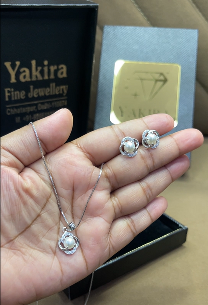 Pearl in Bloom Pendant Set